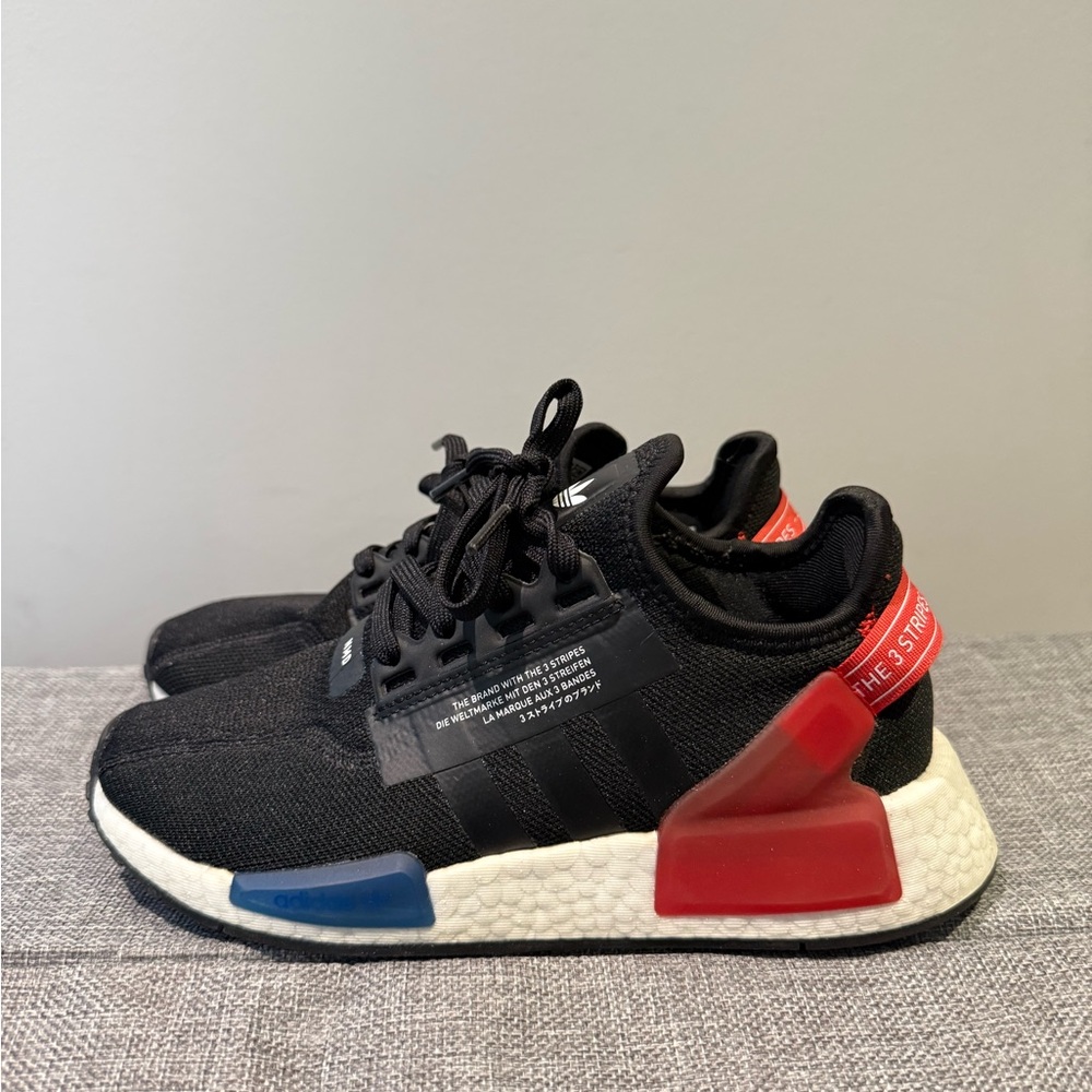 Adidas NMD like New size 5 men